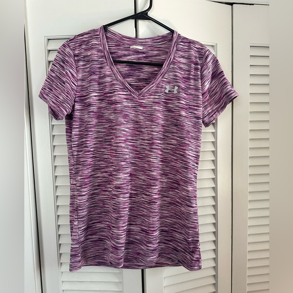 Under Armour Women's Purple Patterned V-Neck Tee